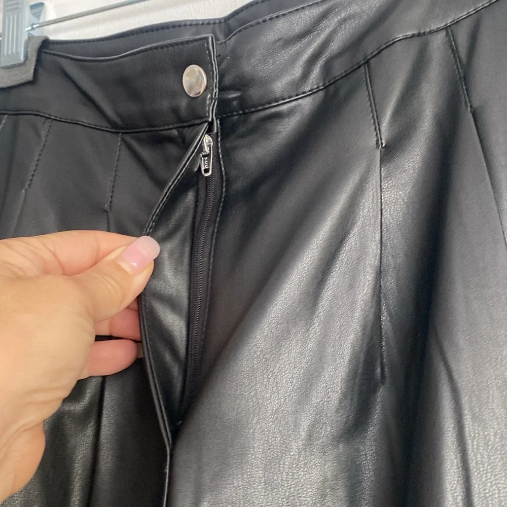 Topshop Black Faux Leather High Waisted Pants Size 8 - Picture 5 of 8